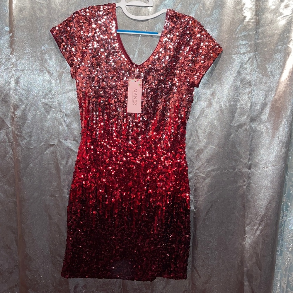 NWT Women’s Maner Ombré Sequin Mini Short Sleeve Red Dress Size Large